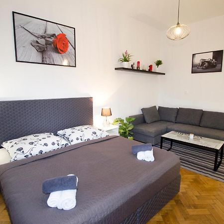 Exlusive Apartment Paris Style Praga Exterior foto